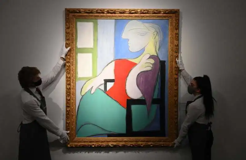 donna seduta vicino a una finestra picasso 6