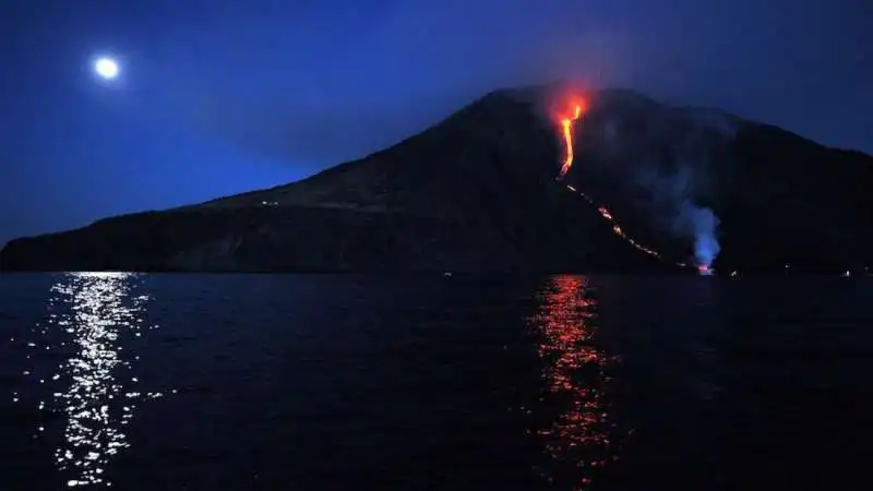 eruzione stromboli 9