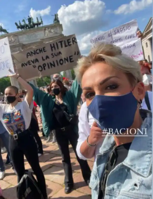 francesca pascale in piazza per il ddl zan 6