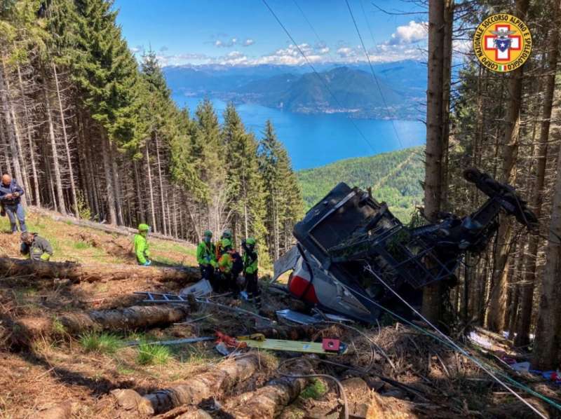 INCIDENTE FUNIVIA STRESA MOTTARONE LAGO MAGGIORE