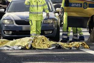 incidente sul grande raccordo anulare 3