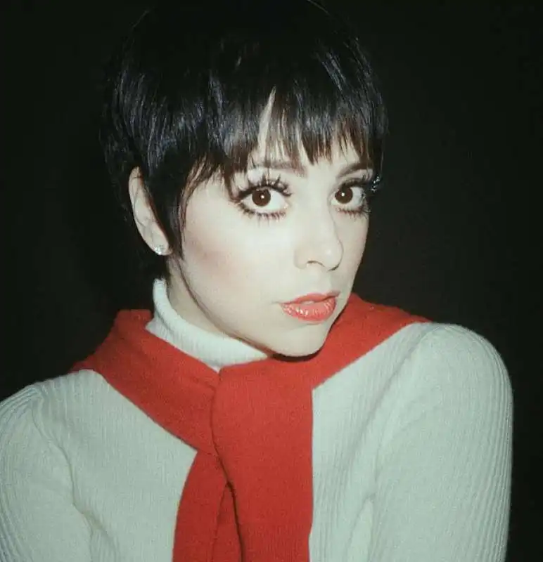 Krysta Rodriguez nei panni di Liza Minnelli