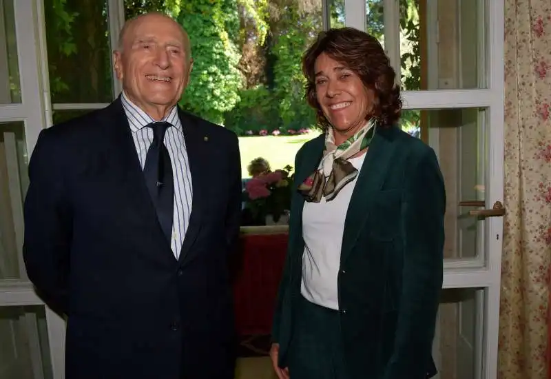 l ambasciatore umberto vattani con l ambasciatrice della colombia gloria isabel ramirez  foto di bacco