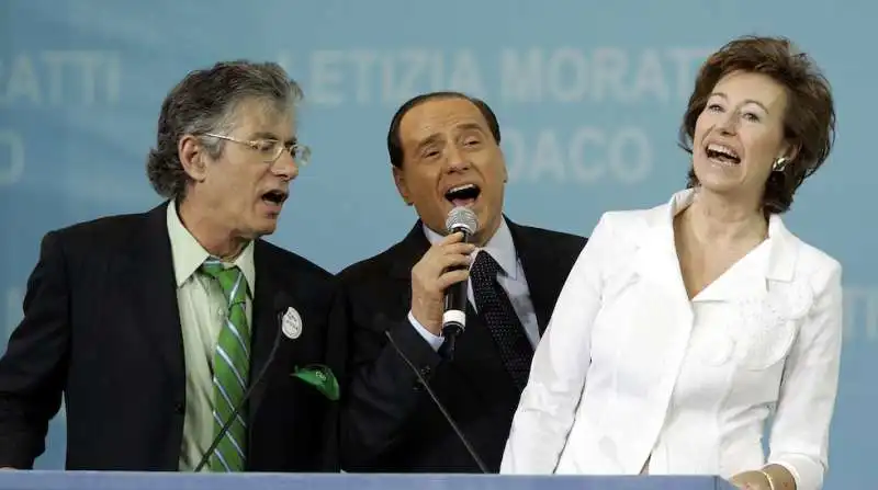 letizia moratti con silvio berlusconi e umberto bossi