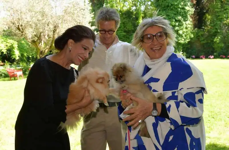 marisela federici con frida  angelo bucarelli e  alda fendi con capucine  foto di bacco