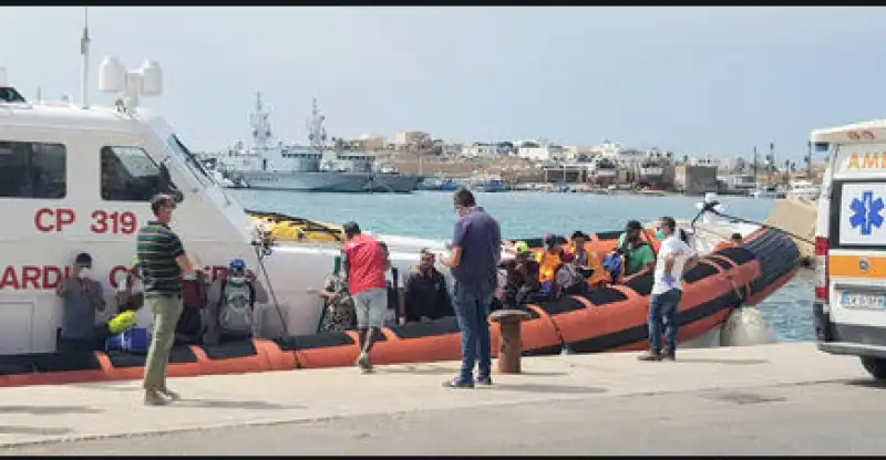 migranti lampedusa