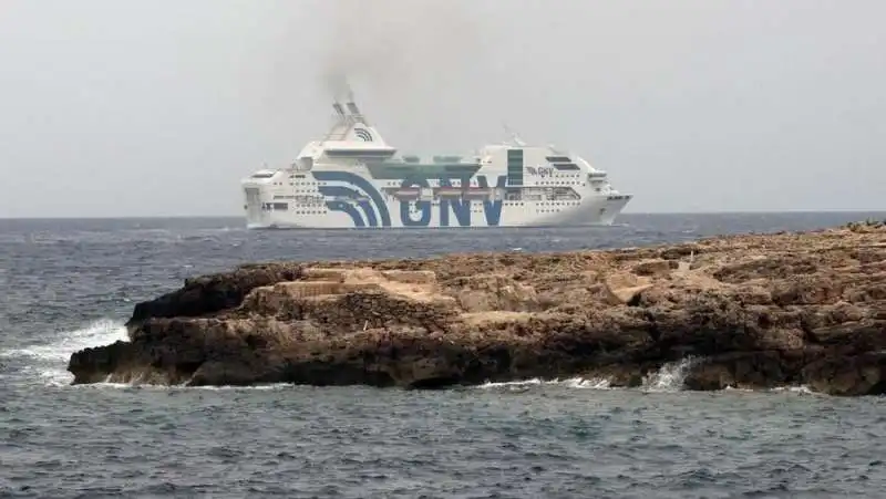 Nave quarantena Lampedusa