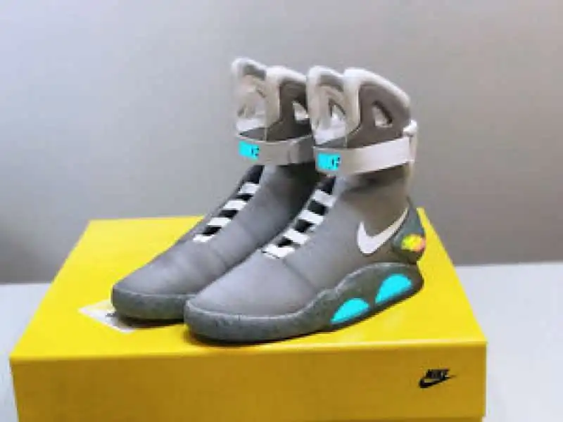 nike mag