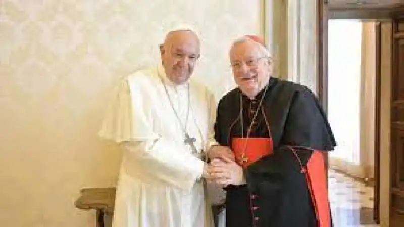 papa francesco e gualtiero bassetti