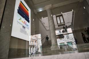 primo giorno di apertura apple store in via del corso a roma 7