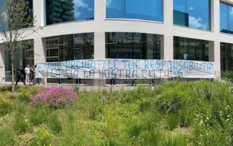 proteste tifosi sede inter conte