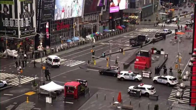 SPARATORIA A TIMES SQUARE