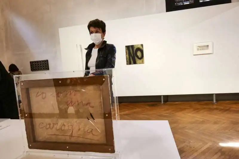 ''stop painting'' di peter fischli, alla fondazione prada di venezia 2