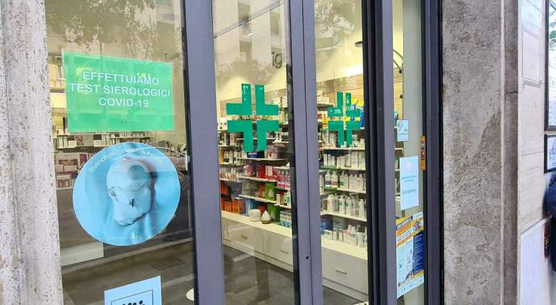 Vermicino rapina in farmacia 5