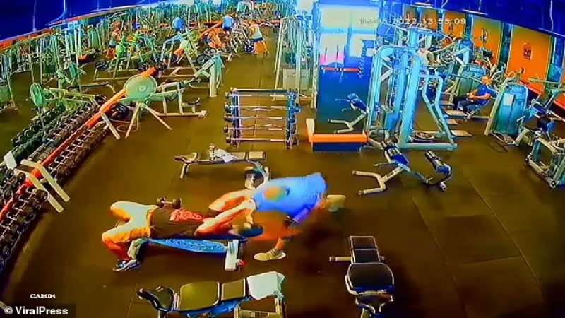 Aggressione in palestra