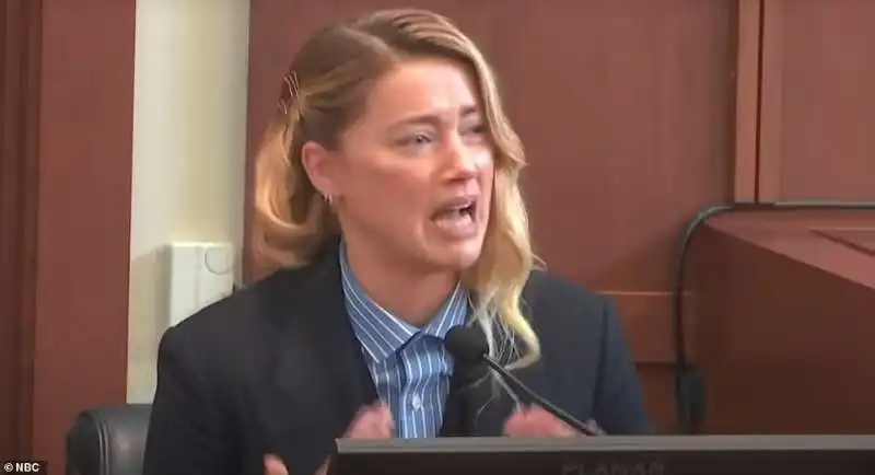 Amber Heard testimonia in tribunale 2