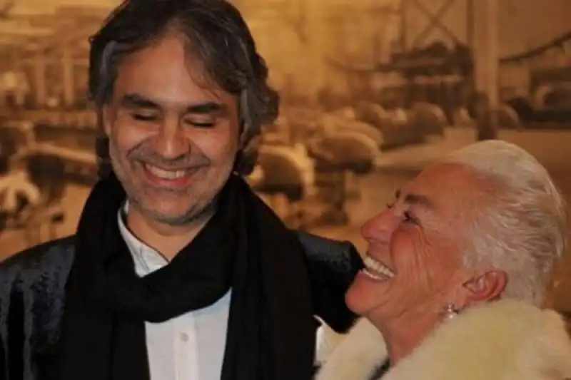 andrea bocelli e la madre edi aringhieri  1