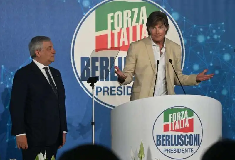 antonio tajani ronn moss    convention di forza italia 