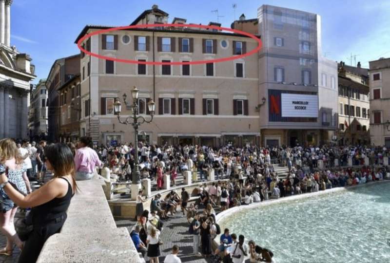 attico con vista sulla fontana di trevi 1