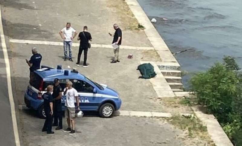 cadavere ritrovato nel tevere