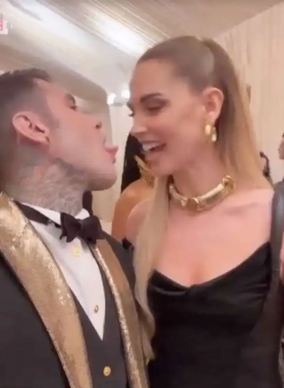 chiara ferragni e fedez al met gala 2022 3