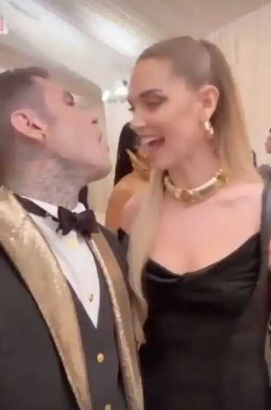 chiara ferragni e fedez al met gala 2022 4