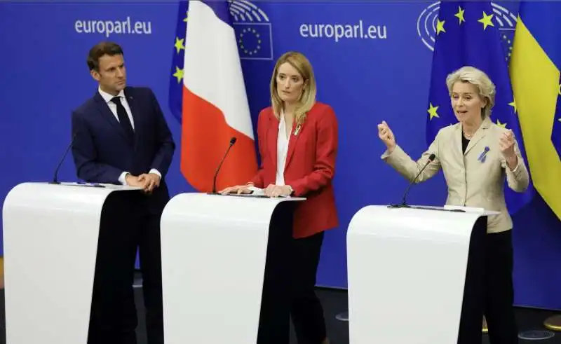 emmanuel macron roberta metsola ursula von der leyen 