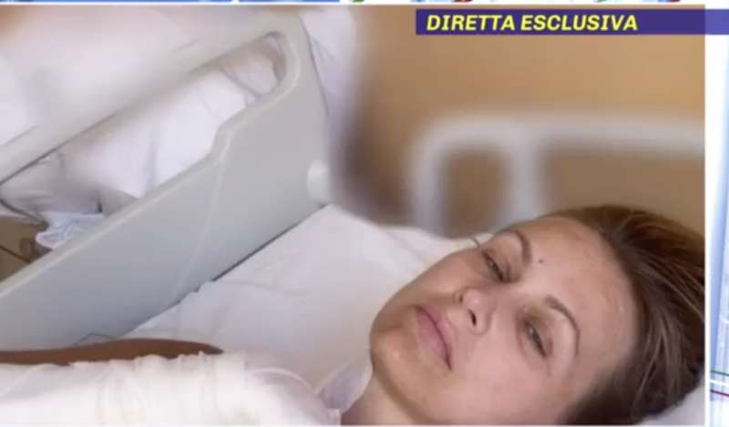 eva henger in diretta dall ospedale a pomeriggio cinque 4