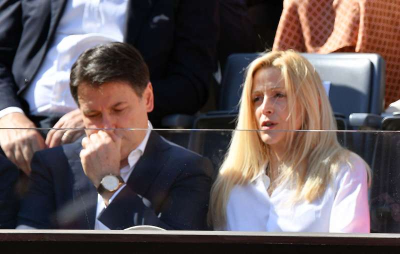 giuseppe conte e olivia paladino mezzelani gmt018