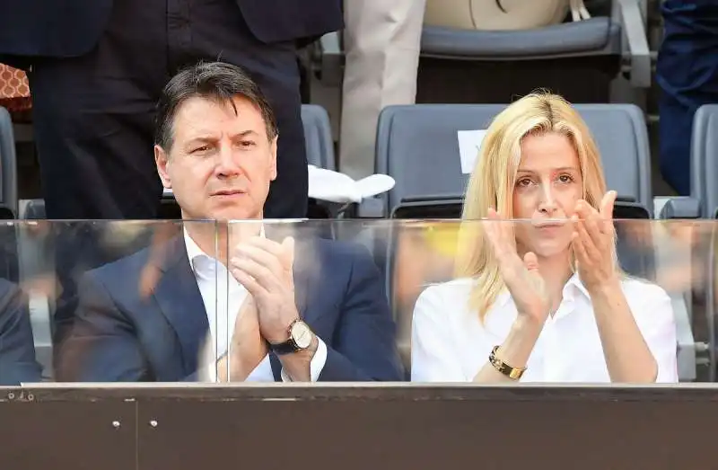 giuseppe conte e olivia paladino mezzelani gmt031