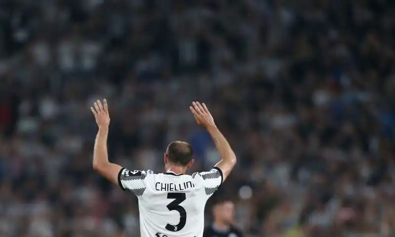 il saluto di giorgio chiellini alla juventus 11