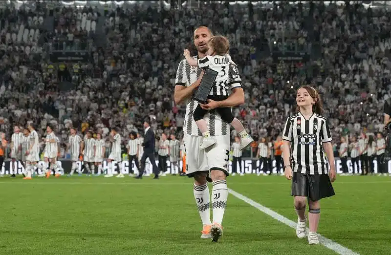 il saluto di giorgio chiellini alla juventus 19