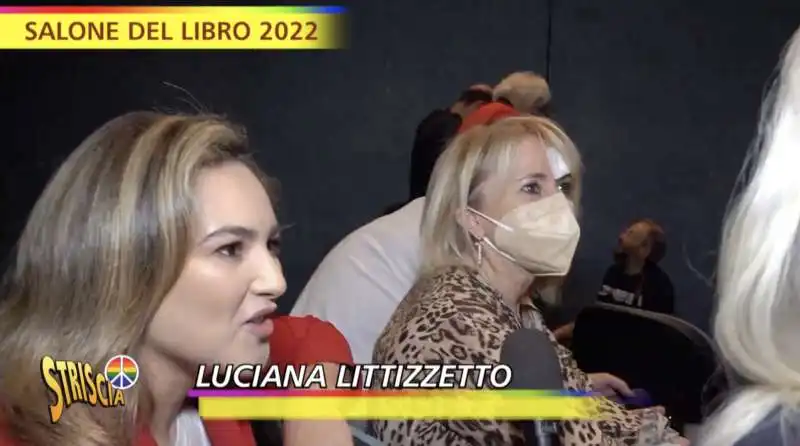 il servizio di striscia la notizia dal salone del libro di torino   5