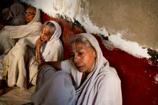 INDIA - LE VEDOVE DI VRINDAVAN