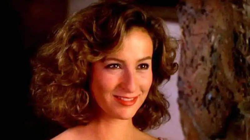 JENNIFER GREY 