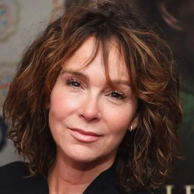 JENNIFER GREY 