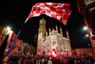 la festa per il monza in serie a 6