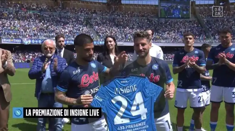 lorenzo insigne all ultima partita con il napoli al maradona 10