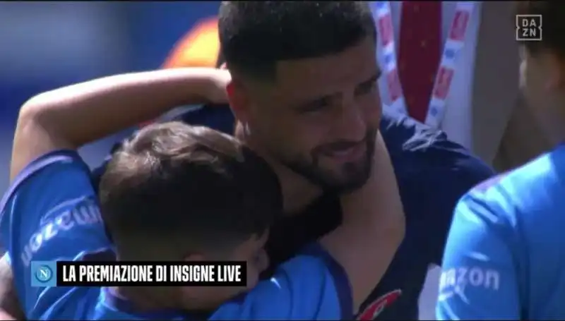 lorenzo insigne all ultima partita con il napoli al maradona 14