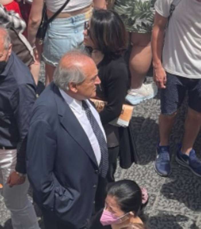 luigi abete ai funerali di guido lembo a capri