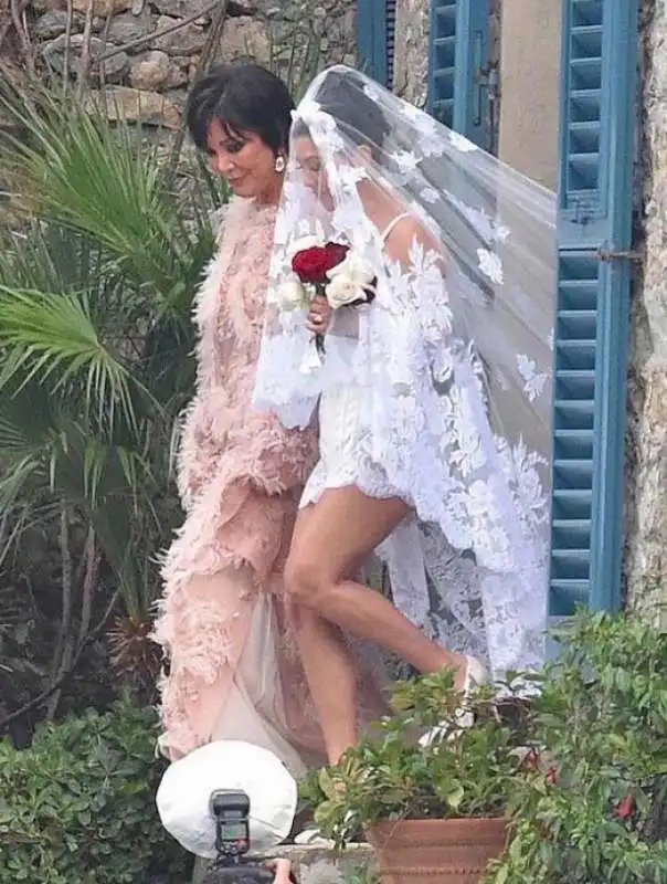 matrimonio di travis barker e kourtney kardashian a portofino 16