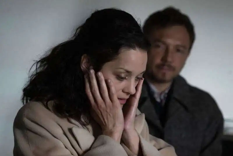 melvil poupaud marion cotillard frere et soeur   