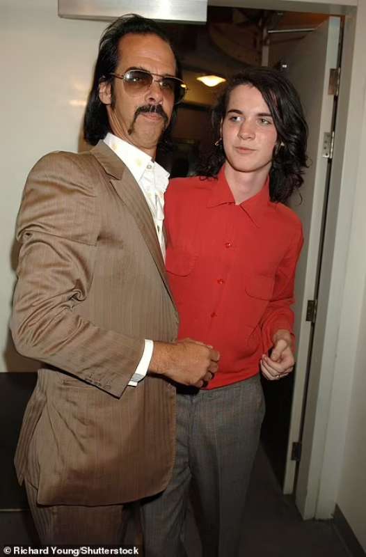 nick cave con il figlio jethro