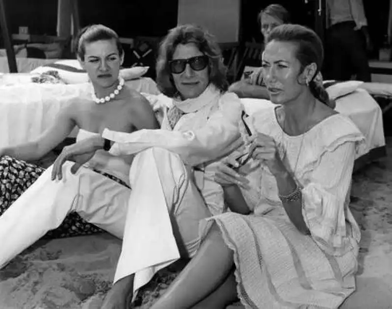 paloma picasso con yves saint laurent e helene rochas