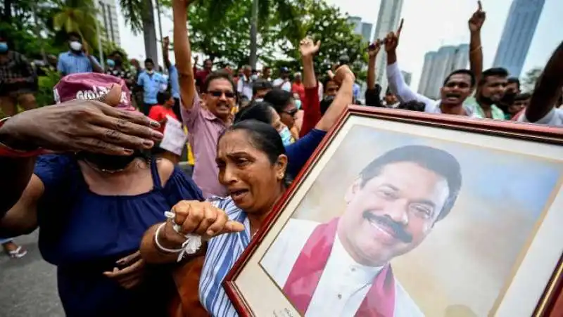 proteste contro mahinda rajapaska  