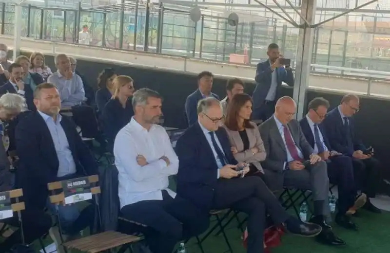 roberto gualtieri alla PRESENTAZIONE DEL CASILINO SKY PARK 