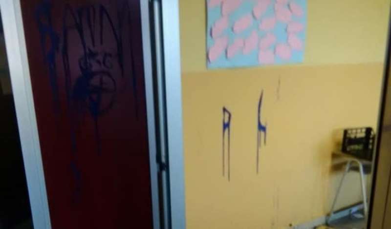 SCUOLA VANDALIZZATA A NOVARA