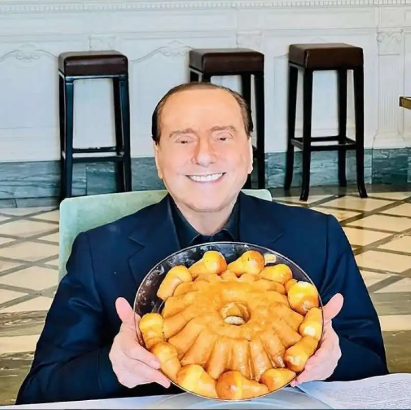 SILVIO BERLUSCONI A NAPOLI 