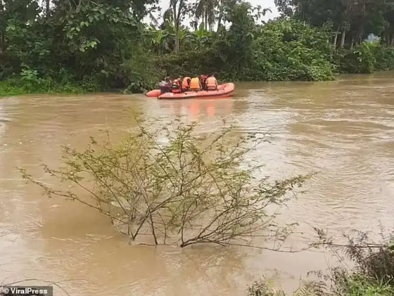 Soccorsi sul fiume 2