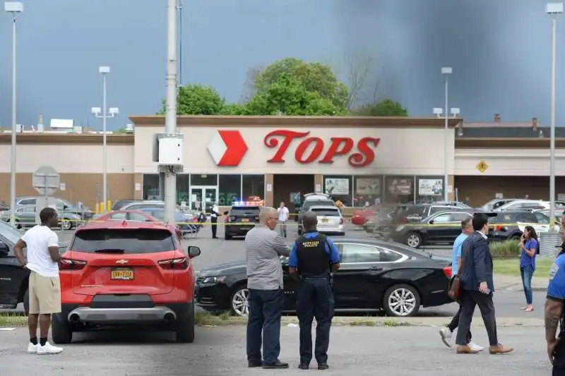 strage in un supermercato di buffalo 11